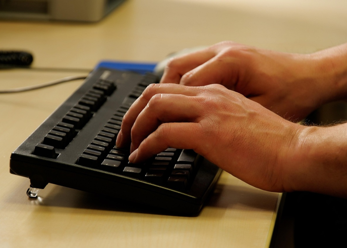 (你让我情何以堪意思)，让我情何以堪下一句是什么