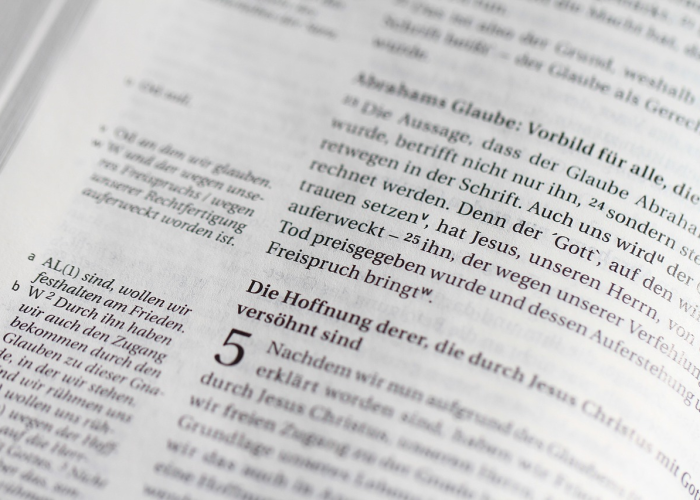 (港女生证件照走红)，港女发型