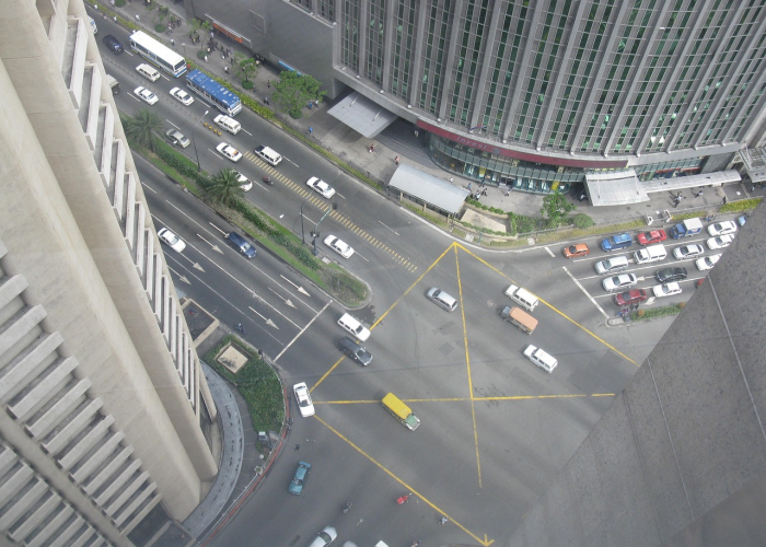 (中国一碗2块5的泡面在这地方堪比黄金)，一碗泡面卖50元