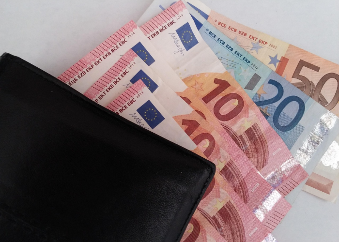 【发奋读尽天下书,立志识遍天下字,发奋读尽天下书的上一句】