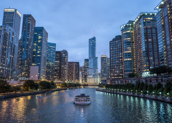 (各领风搔数百年中的风搔是什么意思)，各领风搔的上一句