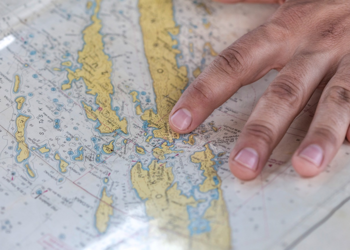 (北宋画家张择端生平简介故事)，北宋画家张择端创作的山水画